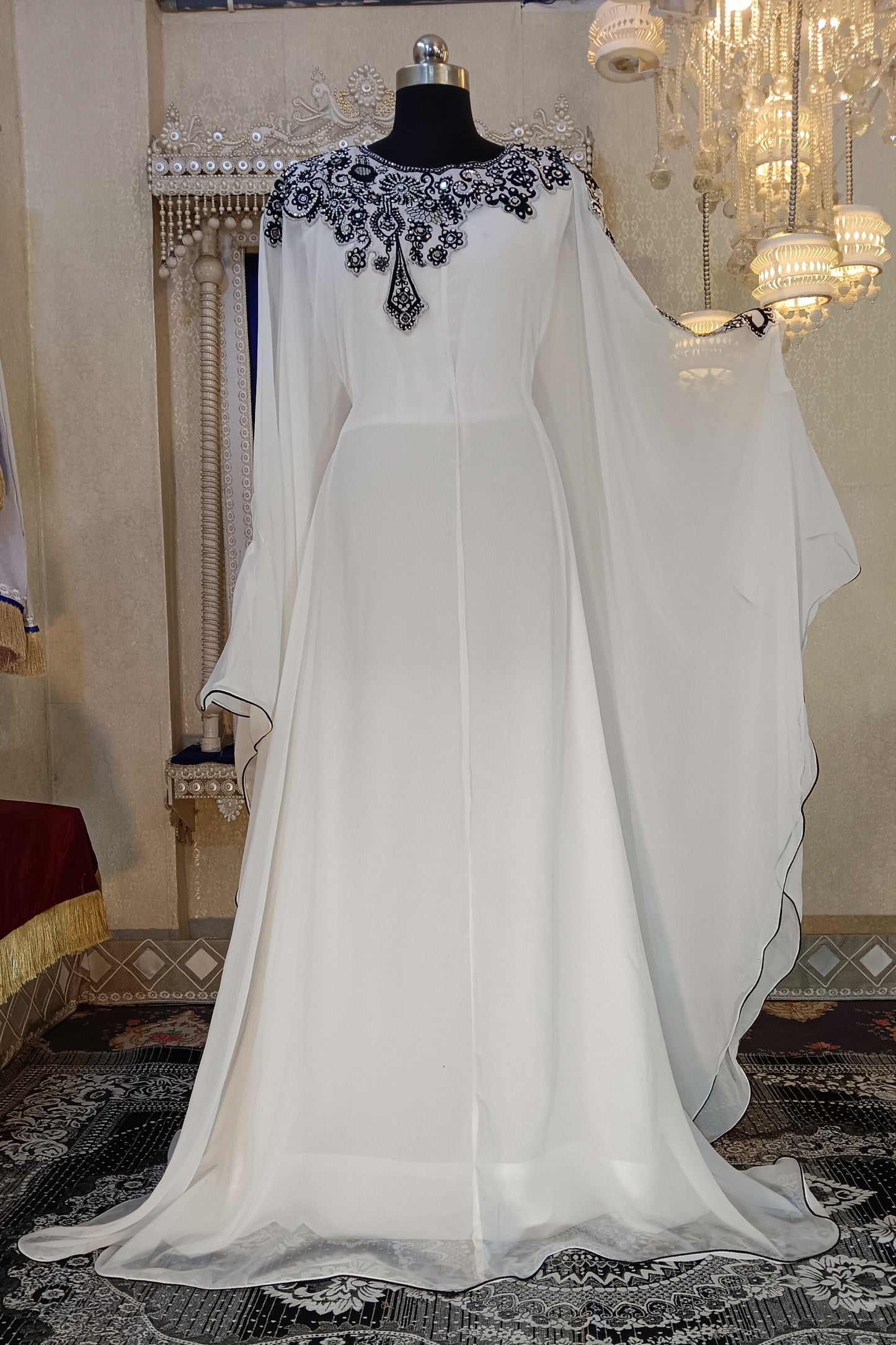 White Islamic Arabic Kaftan