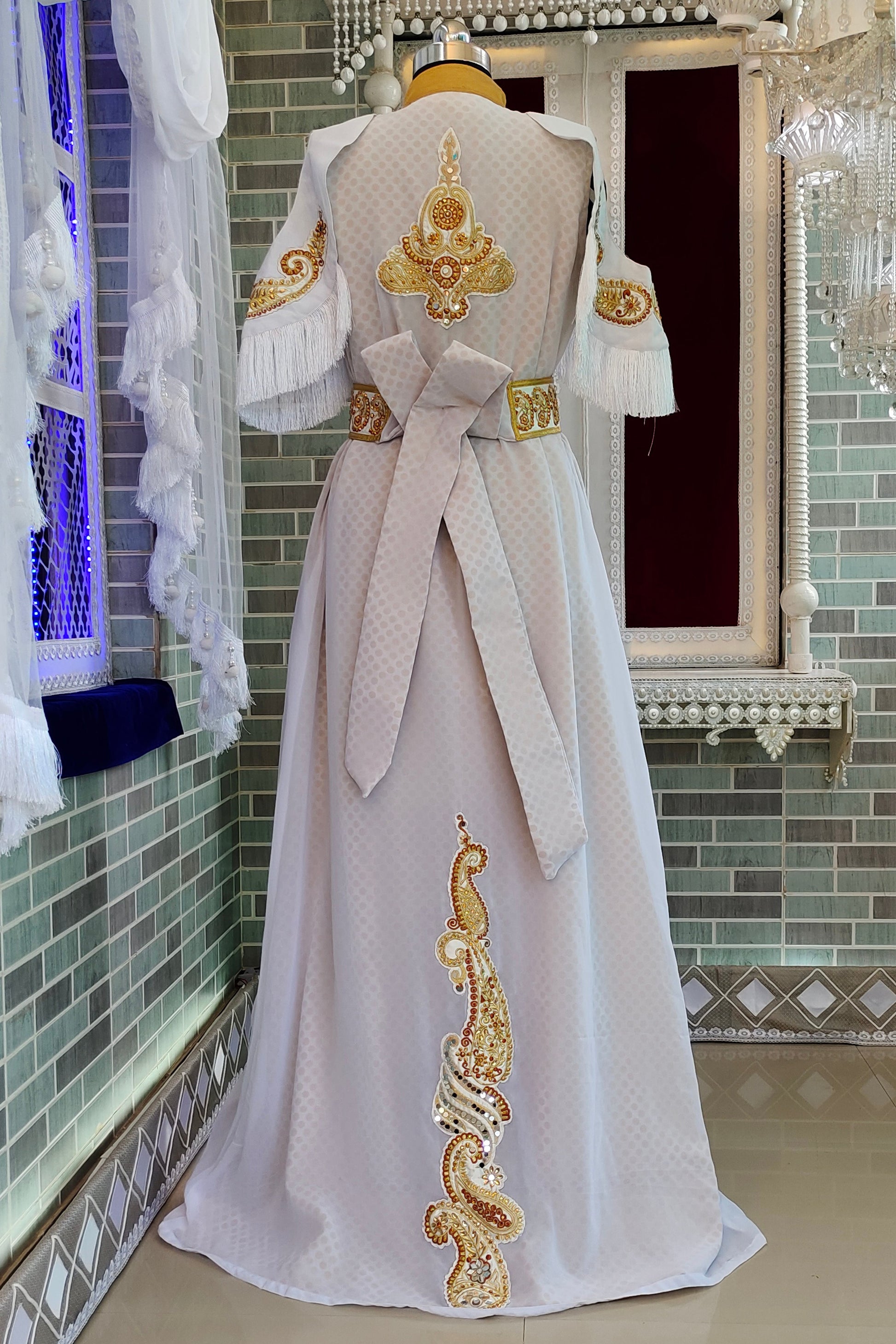 White Unique Designer Moroccan Kaftan / Arabic Takchita Maxi Dress / Islamic Embroidery Party Wear Wedding Kaftan / Israeli Moroccan Kaftan RobeDesert White Unique Designer Moroccan Kaftan / Arabic Takchita Maxi Dress / Islamic Embroidery Party Wear Wedding Kaftan / Israeli Moroccan Kaftan RobeDesert