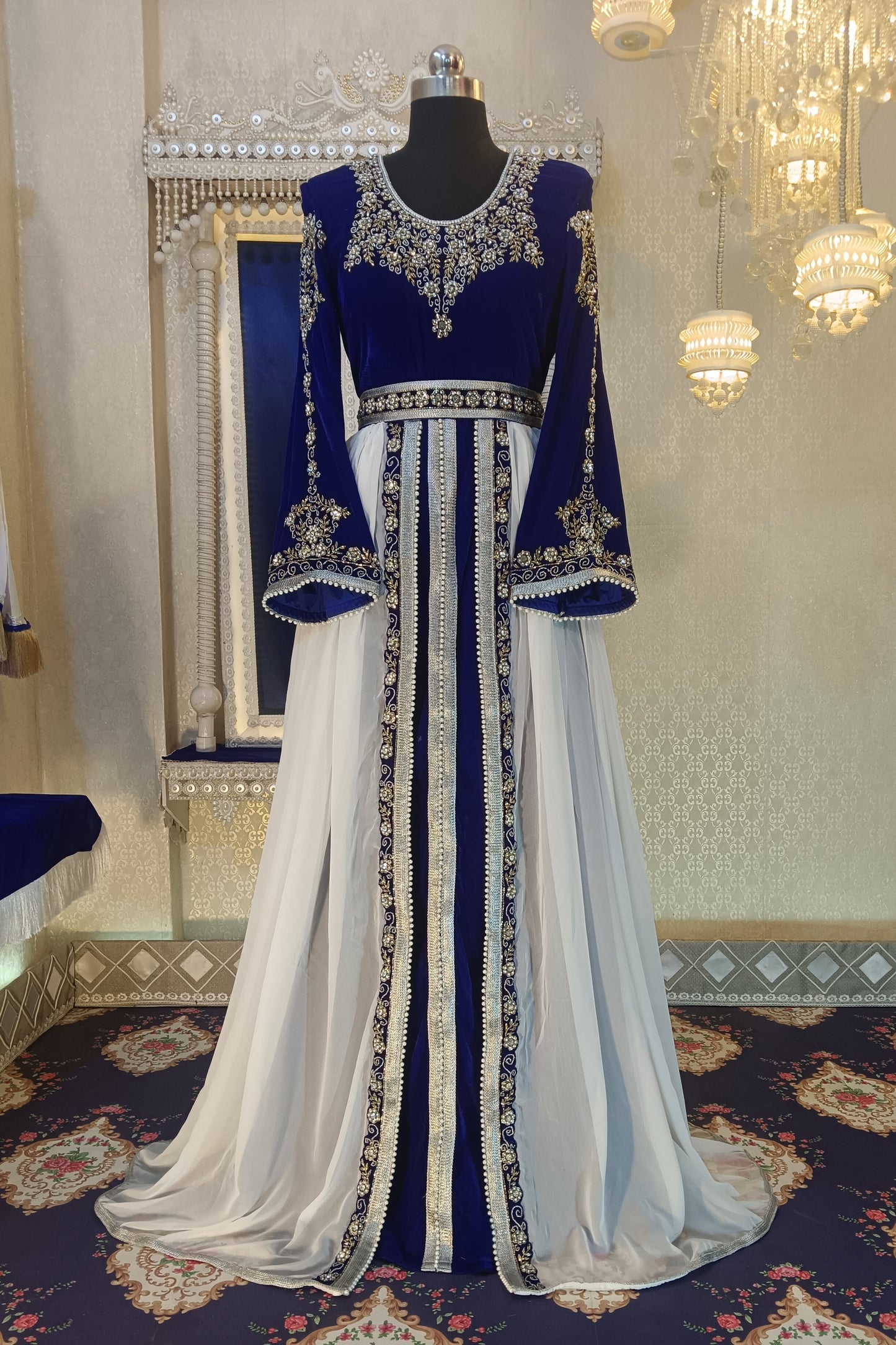 Arabic Blue and White Long Sleeve Wedding Kaftan for Women Arabic Blue and White Long Sleeve Wedding Kaftan for Women