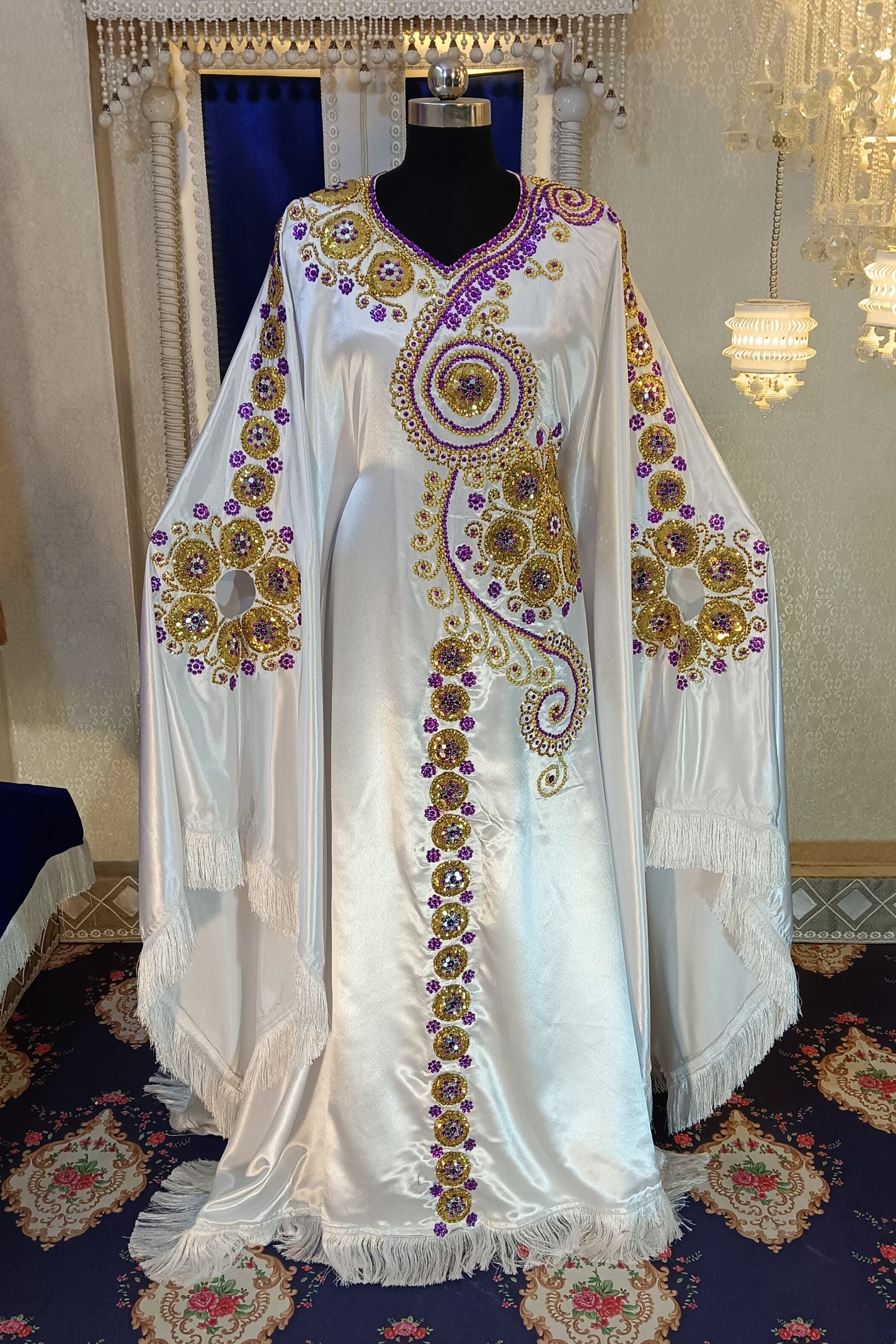 White and Gold Unique Israeli Designer Moroccan Kaftan / Arabic Takchita Maxi Dress / Islamic Party Wear Wedding Kaftan White and Gold Unique Israeli Designer Moroccan Kaftan / Arabic Takchita Maxi Dress / Islamic Party Wear Wedding Kaftan