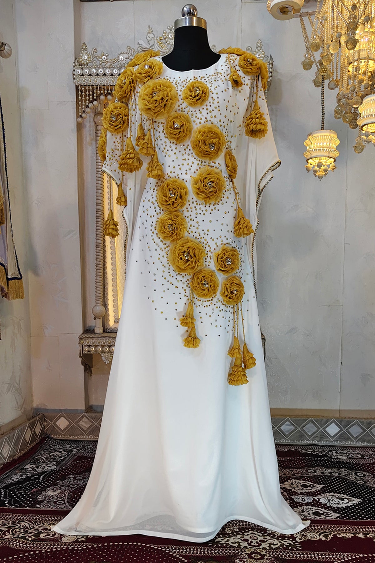White Dubai Style Kaftan